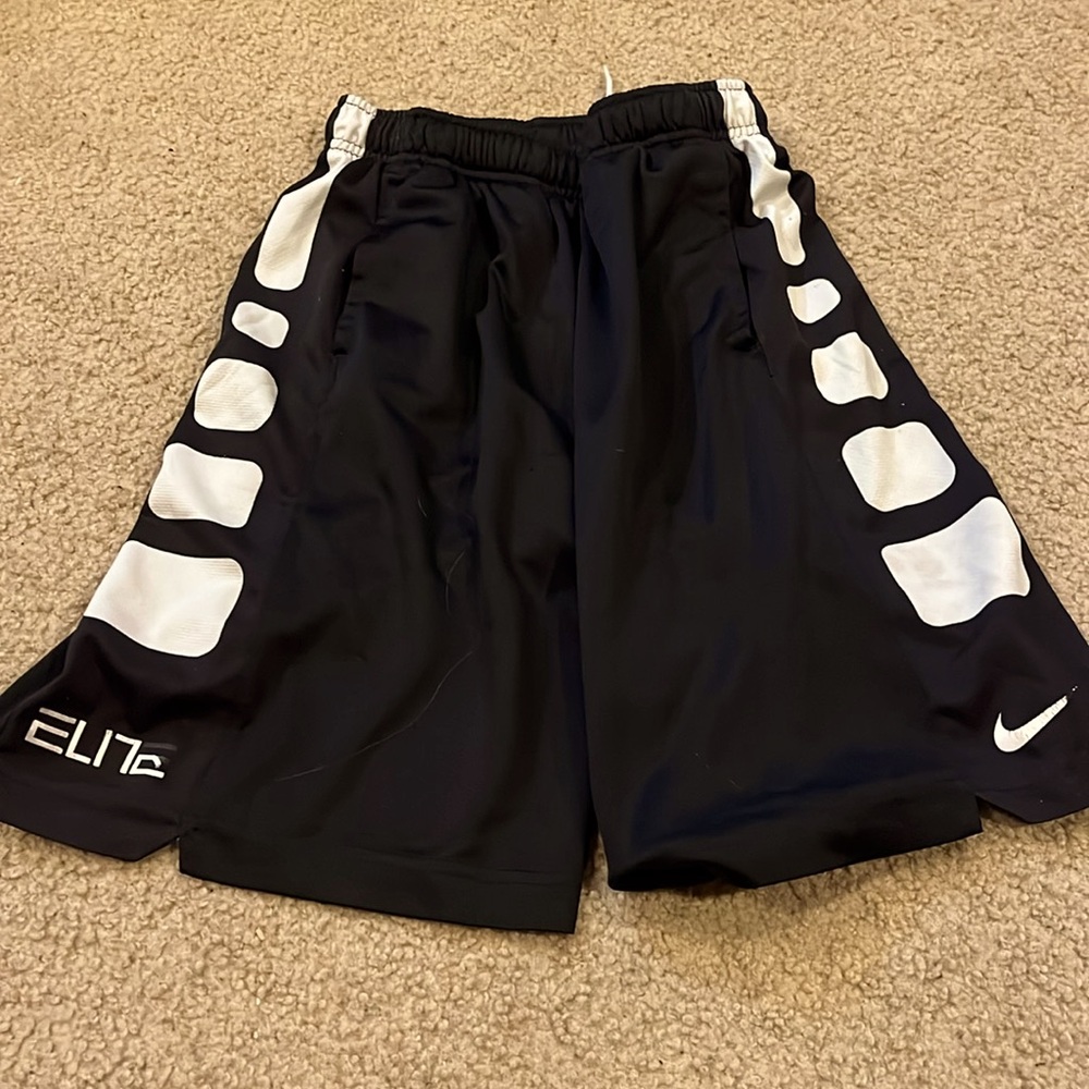 Nike Elite Men’s Shorts Size Medium